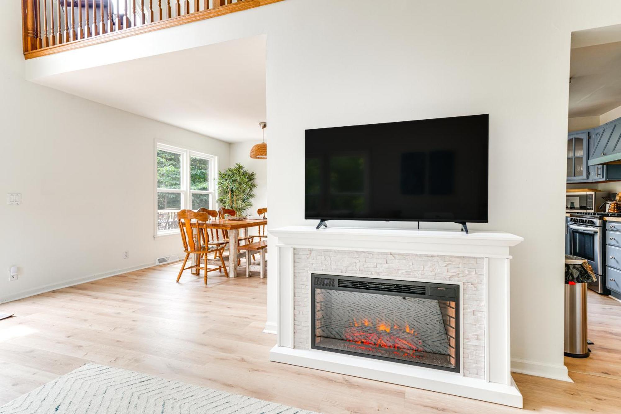 Modern Eckerty Home With Deck On Patoka Lake! Taswell 외부 사진