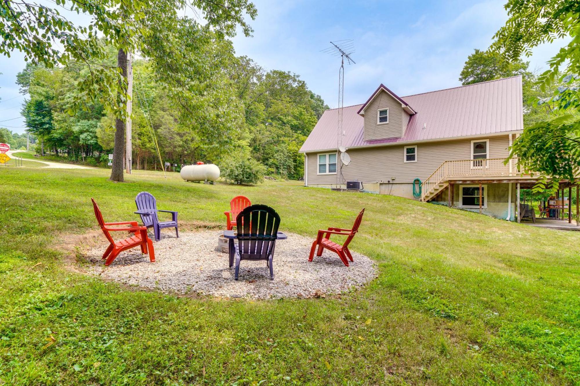 Modern Eckerty Home With Deck On Patoka Lake! Taswell 외부 사진